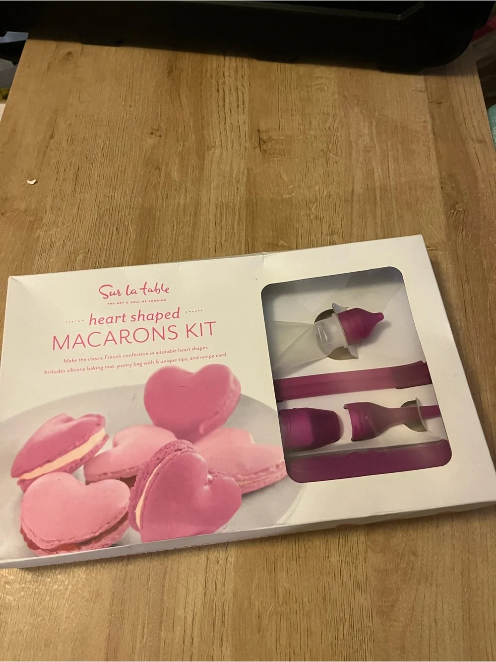 Sur la Table Heart Shaped Macarons Kit